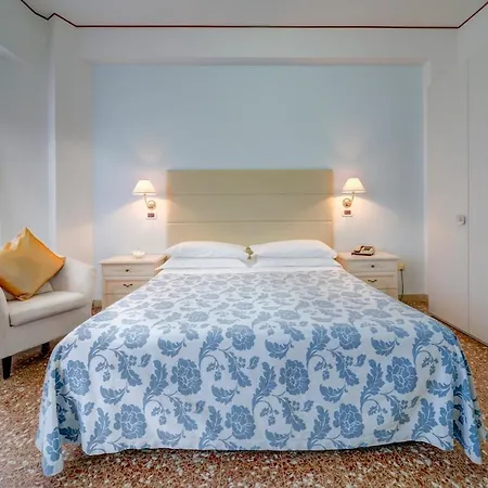 Hotell Carlton Rimini