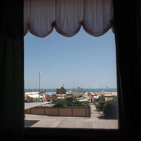 Carlton Hotell
