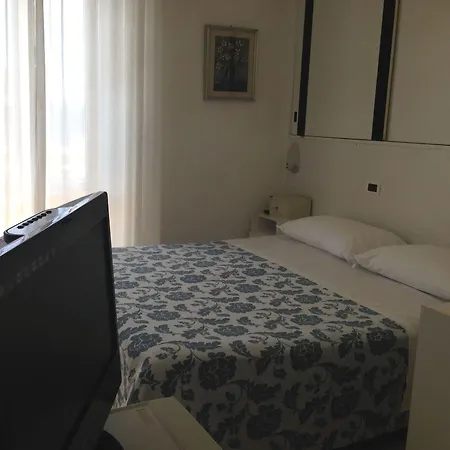 Carlton Hotel