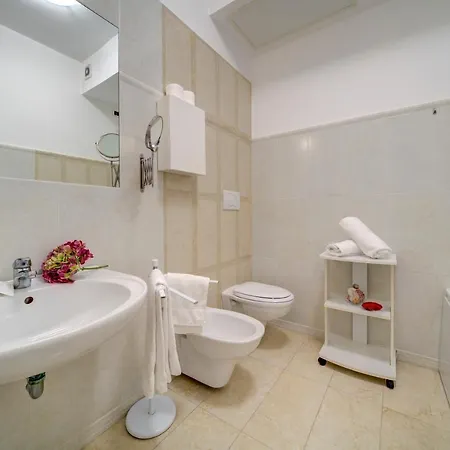 Carlton Hotel 3*