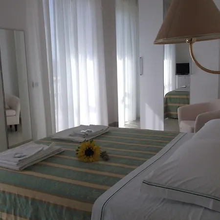 Carlton Otel 3*