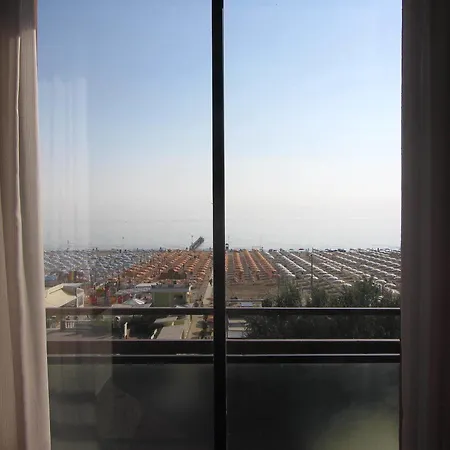 Carlton Otel 3*